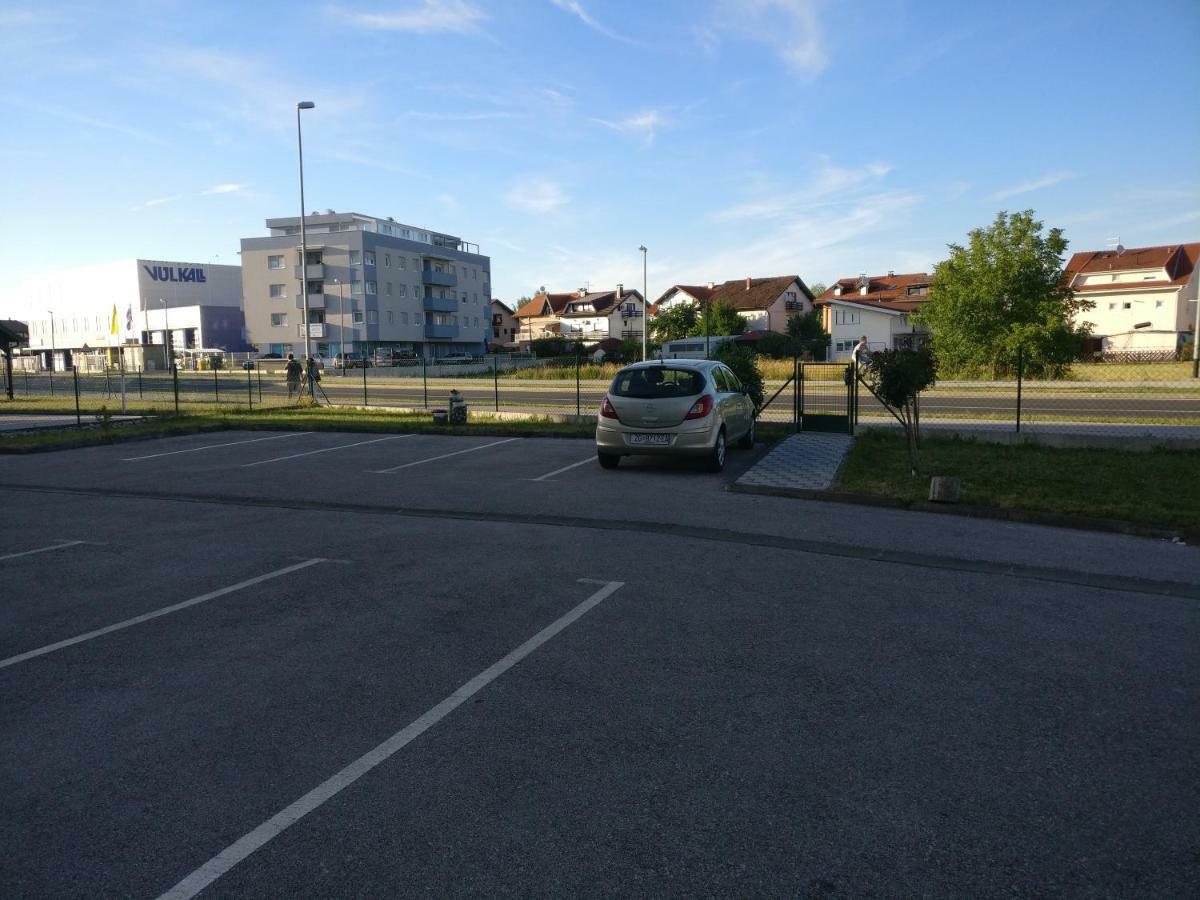 Apartman Luna Near Zagreb Airport Velika Gorica Exterior photo